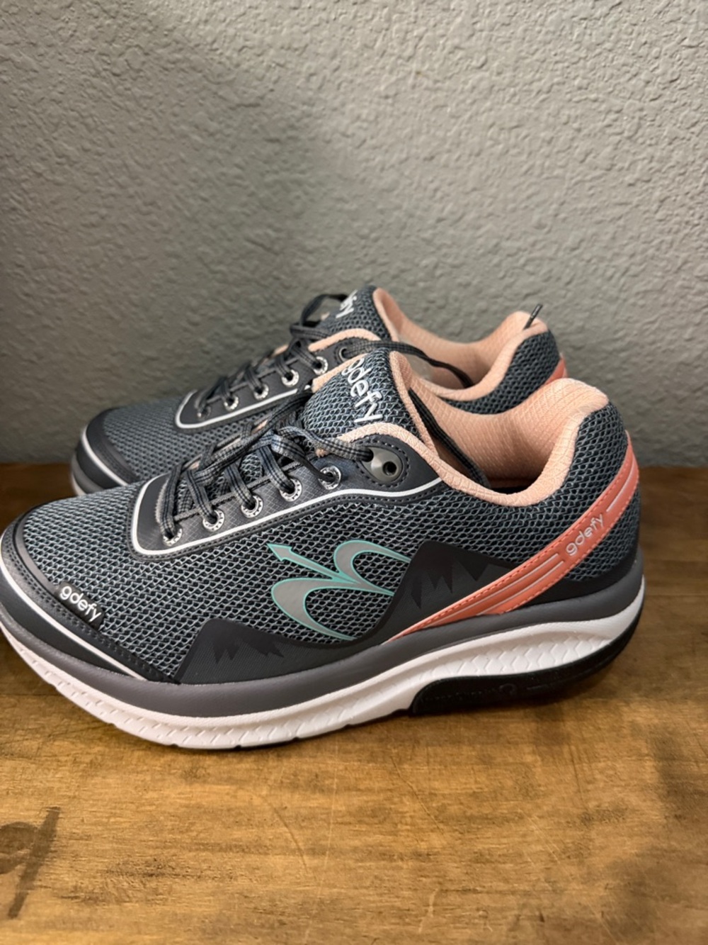 Gdefy Women's Mighty Walk Gray and Peach Walking Sneakers Size 10